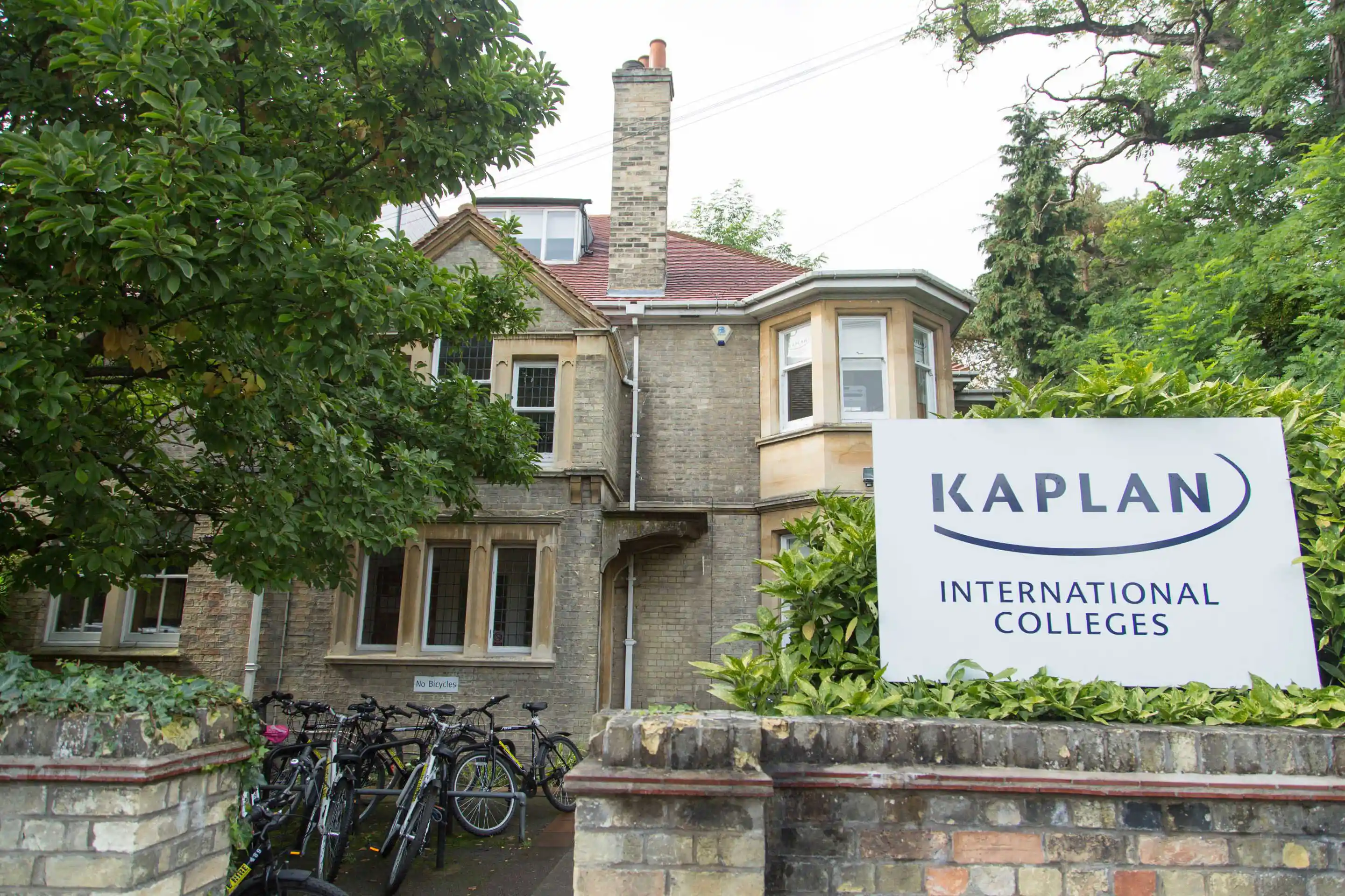 exterior Kaplan International Language Schools